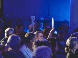 Poesie auf den Brettern, die die Welt bedeuten Poesie auf den Brettern, die die Welt bedeuten