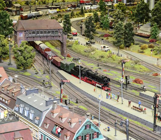 Faszination Modelleisenbahn: Ein Hobby für Jung und Alt Faszination Modelleisenbahn: Ein Hobby für Jung und Alt