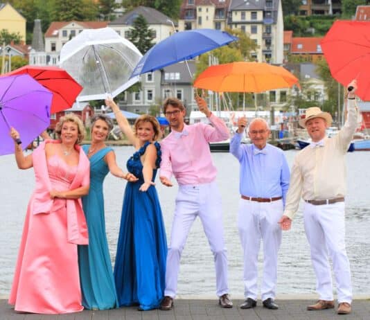 Salonmusik mit den Flensburger Sahneschnittchen Salonmusik mit den Flensburger Sahneschnittchen