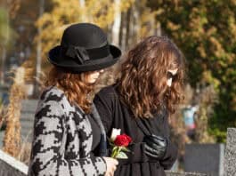 Die angemessene Trauerkleidung Die angemessene Trauerkleidung