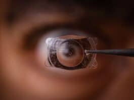 Kontaktlinsen bei Erkältung – riskant für die Augen Kontaktlinsen bei Erkältung - riskant für die Augen