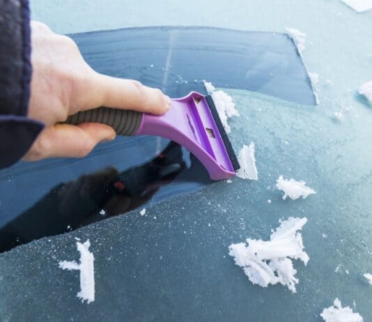 Kalte Temperaturen in Deutschland: ACV Tipps gegen vereiste Autoscheiben Kalte Temperaturen in Deutschland: ACV Tipps gegen vereiste Autoscheiben
