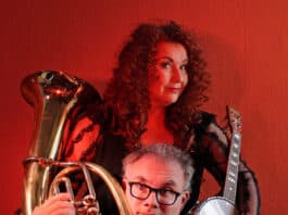 Frau Sonntag und ihr ständiger Begleiter Frau Sonntag und ihr ständiger Begleiter