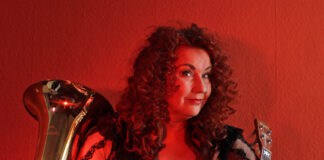 Frau Sonntag und ihr ständiger Begleiter Frau Sonntag und ihr ständiger Begleiter