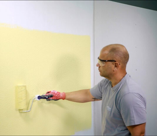 Welche Wand passt zu mir? Feine Struktur oder glatte Fläche? Welche Wand passt zu mir? Feine Struktur oder glatte Fläche?