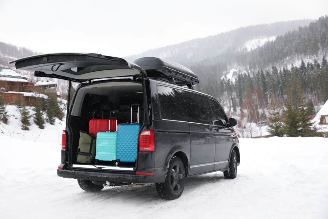 Auf dem Autodach: Skiausrüstung leichte Beute für Diebe