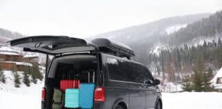 Auf dem Autodach: Skiausrüstung leichte Beute für Diebe Auf dem Autodach: Skiausrüstung leichte Beute für Diebe