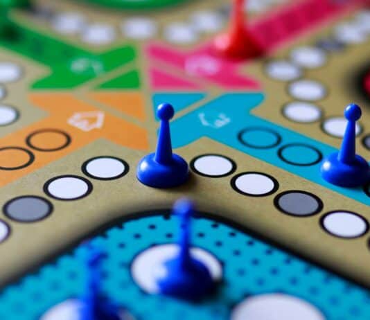 Bis Mitternacht: Spielenacht mit Klassikern und neuen Spielen Bis Mitternacht: Spielenacht mit Klassikern und neuen Spielen