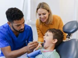 Zahnärztliche Früherkennung bei Kindern jetzt auch im U-Heft Zahnärztliche Früherkennung bei Kindern jetzt auch im U-Heft