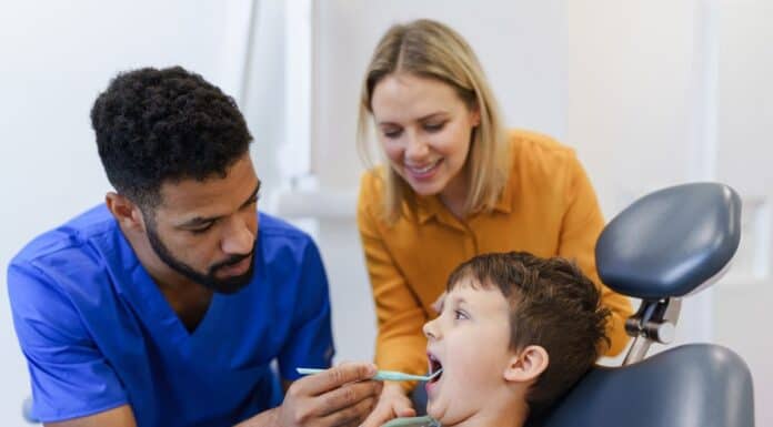 Zahnärztliche Früherkennung bei Kindern jetzt auch im U-Heft Zahnärztliche Früherkennung bei Kindern jetzt auch im U-Heft