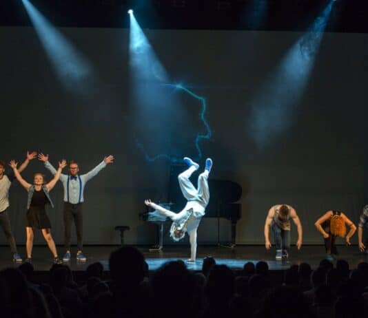 Breakin’ Mozart – Klassik meets Breakdance Breakin’ Mozart - Klassik meets Breakdance