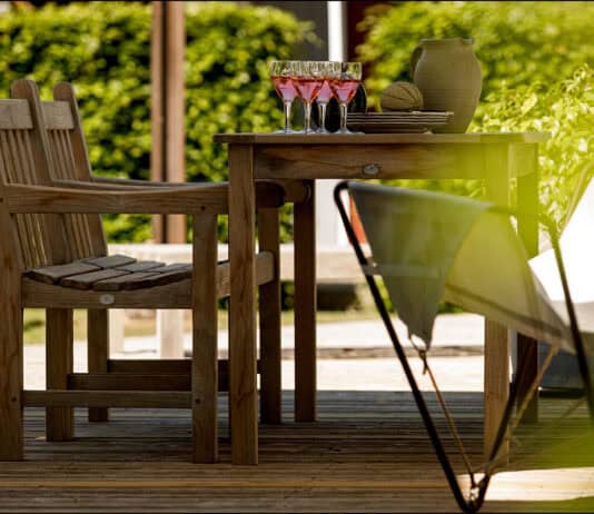 Gartenmöbel aus Holz richtig pflegen Gartenmöbel aus Holz richtig pflegen