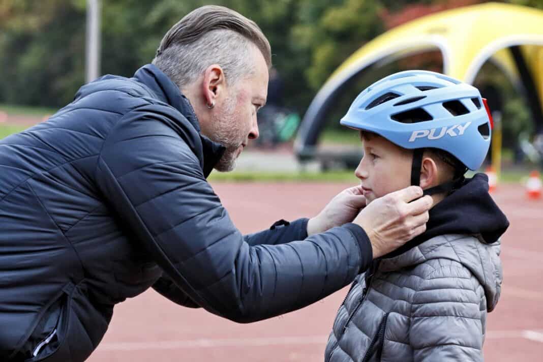 ADAC Kinderfahrradhelm-Test mit ernüchterndem Ergebnis