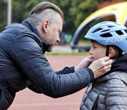 ADAC Kinderfahrradhelm-Test mit ernüchterndem Ergebnis ADAC Kinderfahrradhelm-Test mit ernüchterndem Ergebnis