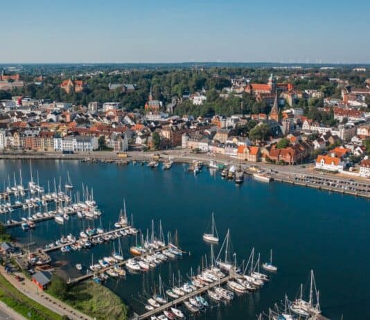 Flensburg statt Großstadtstress: Warum die Förde für junge Leute plötzlich richtig spannend wird Flensburg statt Großstadtstress: Warum die Förde für junge Leute plötzlich richtig spannend wird
