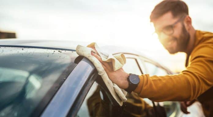 In 7 Schritten fit fürs Frühjahr: So wird das Auto jetzt auf Vordermann gebracht In 7 Schritten fit fürs Frühjahr: So wird das Auto jetzt auf Vordermann gebracht