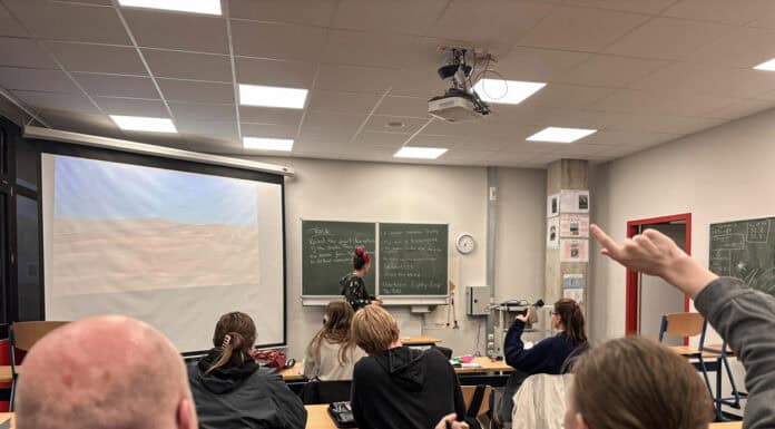 Abitur am Abendgymnasium – ein dorniger und mühsamer Weg? Abitur am Abendgymnasium – ein dorniger und mühsamer Weg?