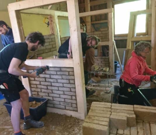 Zementarm bauen mit Lehm & Co: Workshop am 4. Juni bei artefact in Glücksburg Zementarm bauen mit Lehm & Co: Workshop am 4. Juni bei artefact in Glücksburg