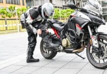 Von Helm bis Stiefel: In der Motorradsaison auch an Schutzkleidung denken Von Helm bis Stiefel In der Motorradsaison auch an Schutzkleidung denken