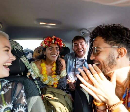 Mit dem Auto zum Festival: So kommen Fans stressfrei an Mit dem Auto zum Festival: So kommen Fans stressfrei an
