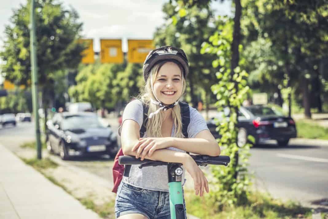 Minderjährige auf Leihrollern: Wer zahlt bei einem Unfall?