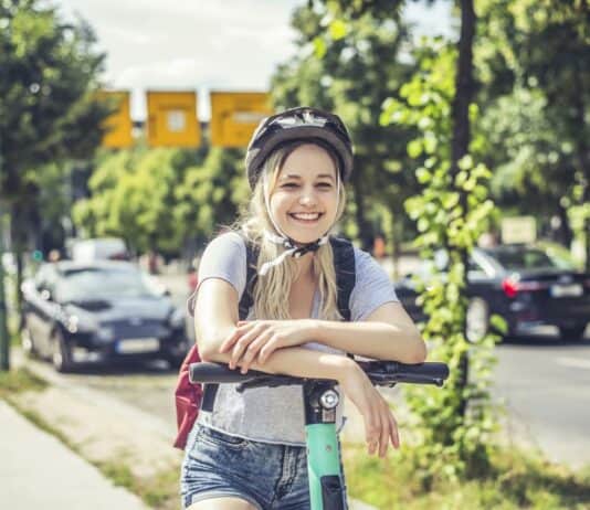 Minderjährige auf Leihrollern: Wer zahlt bei einem Unfall? Minderjährige auf Leihrollern: Wer zahlt bei einem Unfall?