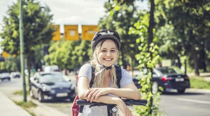 Minderjährige auf Leihrollern: Wer zahlt bei einem Unfall? Minderjährige auf Leihrollern: Wer zahlt bei einem Unfall?
