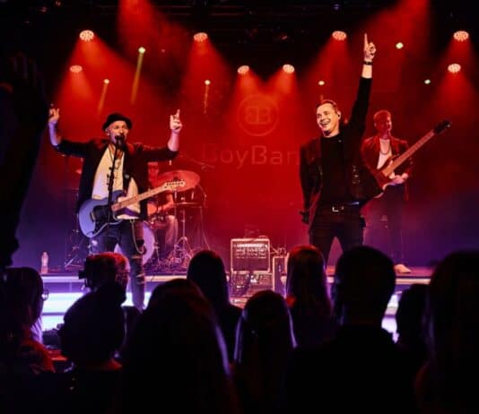 The Boyband – Larger than Life The Boyband - Larger than Life