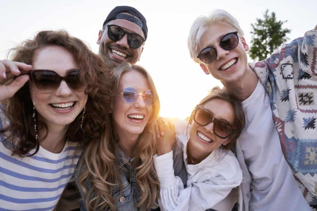 Sonnenbrillen: Was die Augen zuverlässig schützt
