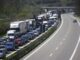 Stau auf der Autobahn: Diese Regeln sollten Autofahrer kennen Stau auf der Autobahn: Diese Regeln sollten Autofahrer kennen
