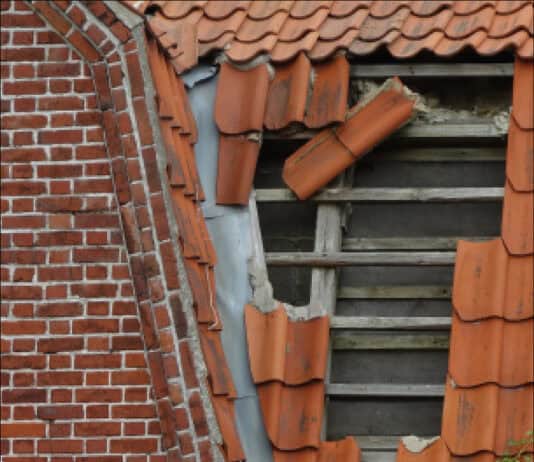 Alte Dächer als Sicherheitsrisiko Alte Dächer als Sicherheitsrisiko
