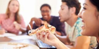 Misophonie: Wenn Schmatzen Wut und Ekel auslöst Misophonie: Wenn Schmatzen Wut und Ekel auslöst