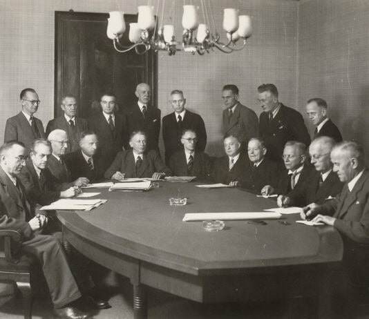 Flensburg 1946 Folge 5: Kommunalwahl und Stutthoff-Prozess – eine Grenzstadt in den Schlagzeilen Flensburg 1946 Folge 5: Kommunalwahl und Stutthoff-Prozess - eine Grenzstadt in den Schlagzeilen