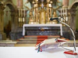 „Alles hat seine Zeit“ – Gottesdienst zu Momo für Jung und Alt „Alles hat seine Zeit“ – Gottesdienst zu Momo für Jung und Alt