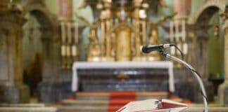 „Alles hat seine Zeit“ – Gottesdienst zu Momo für Jung und Alt „Alles hat seine Zeit“ – Gottesdienst zu Momo für Jung und Alt